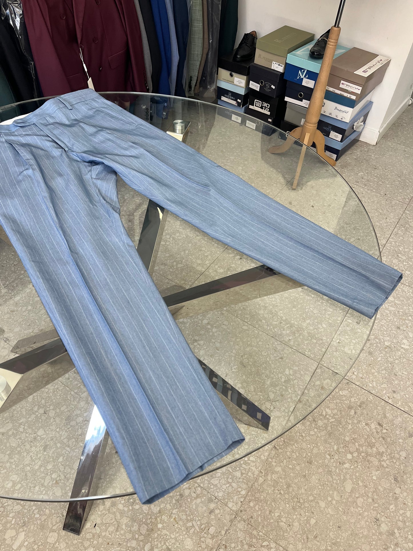 Abito azzurro gessato doppiopetto