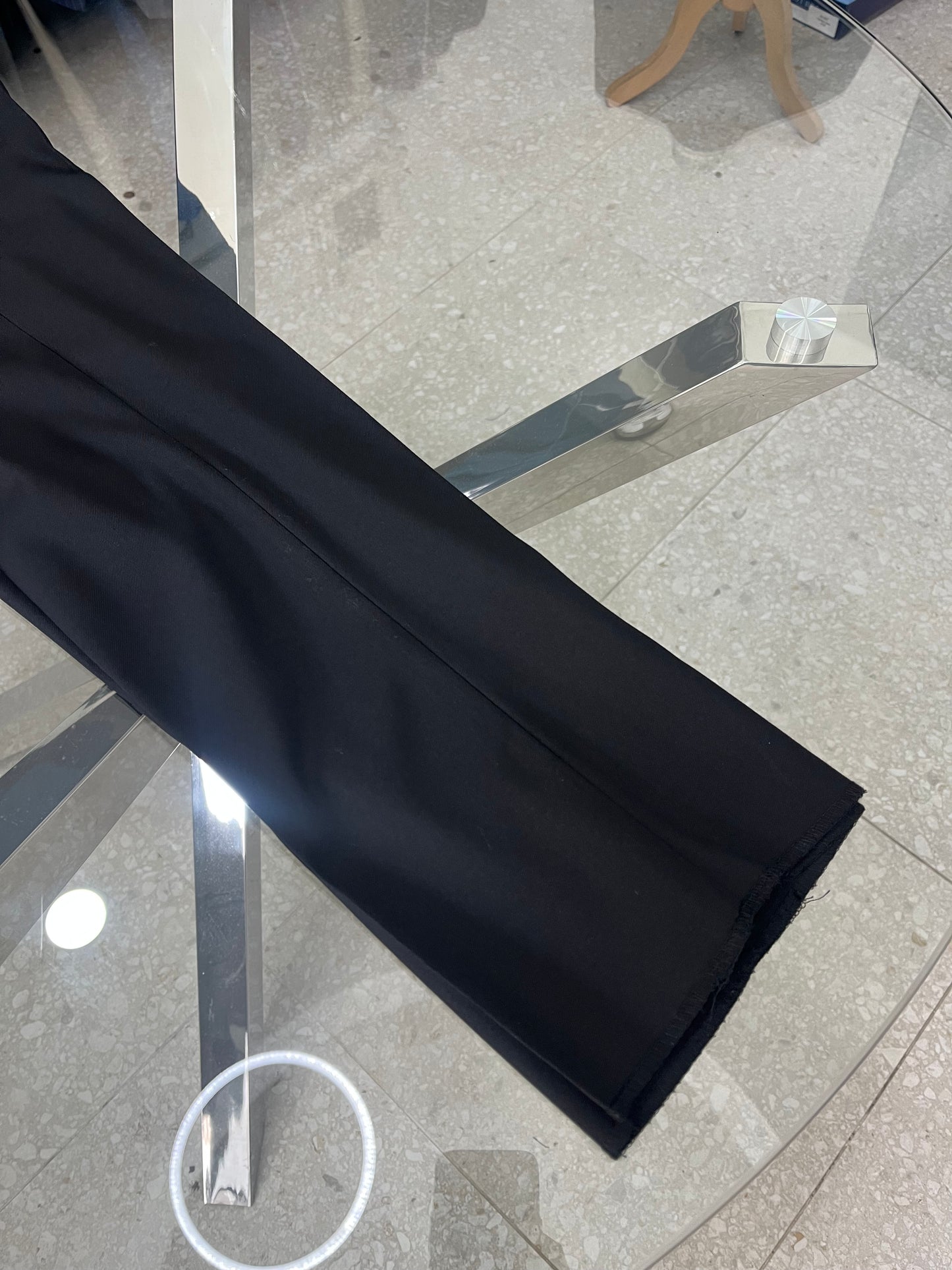 Completo elegante doppiopetto nero con bottoni oro