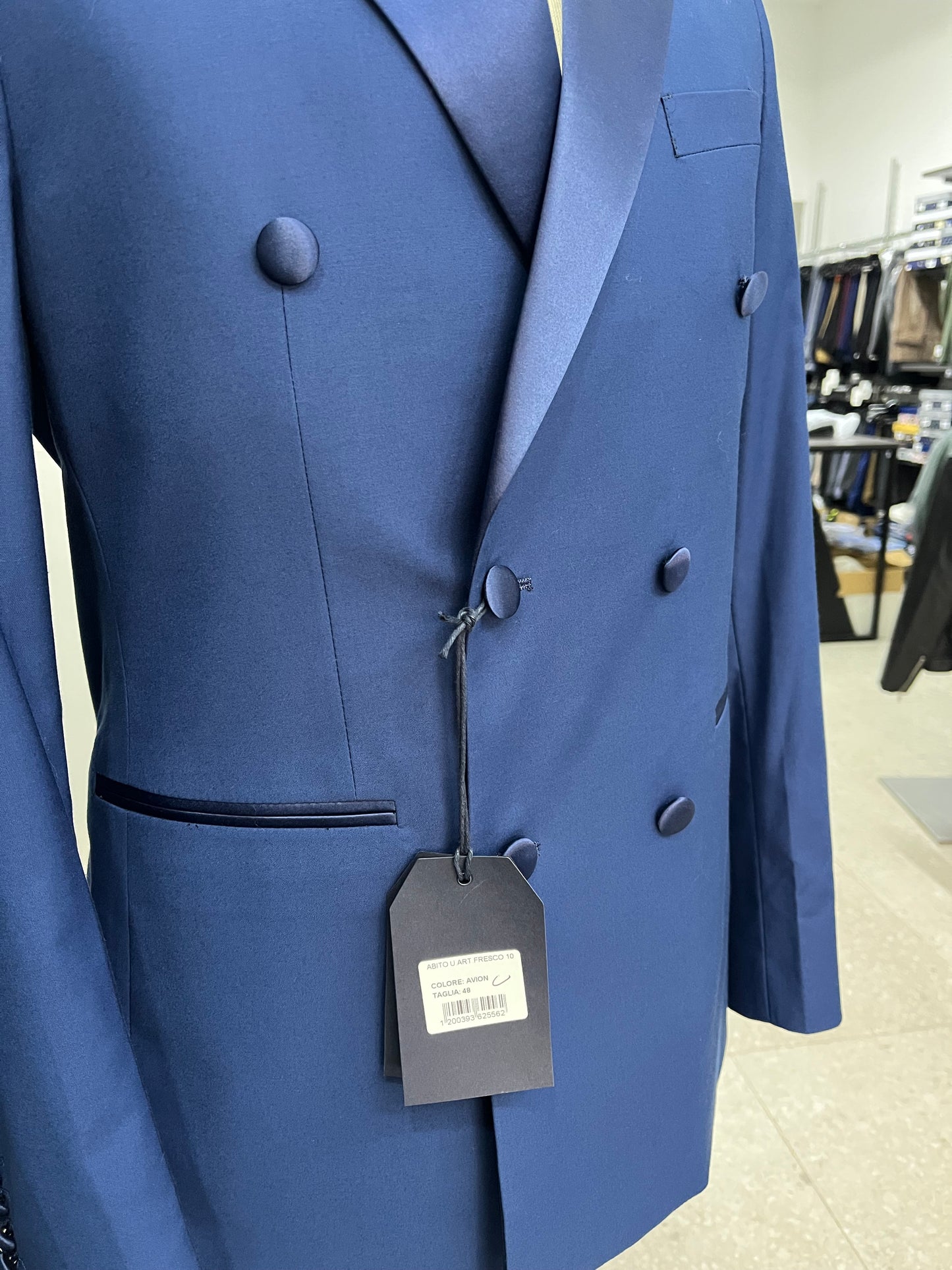 Abito uomo blu doppio petto con collo lucido