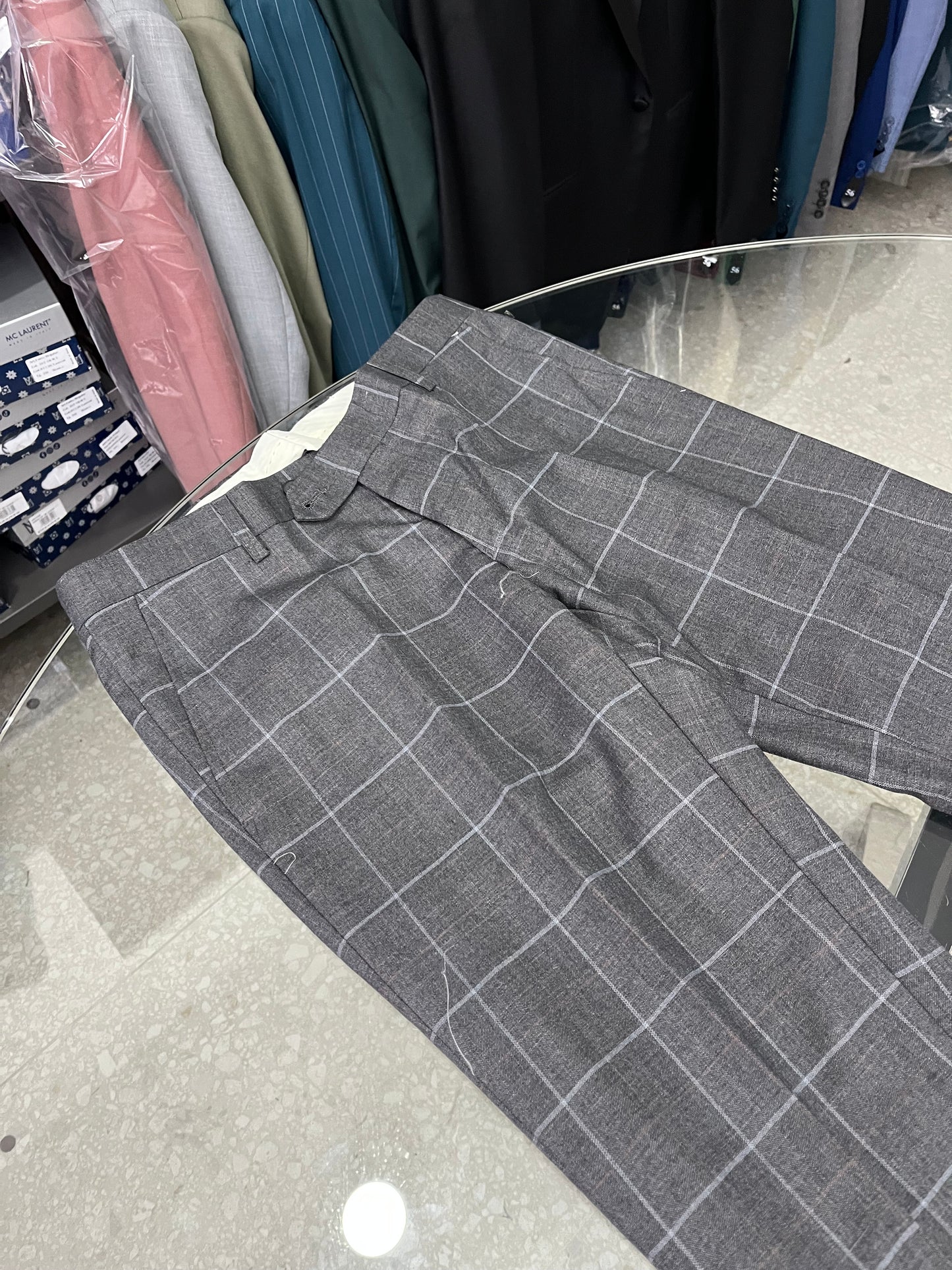 Abito uomo grigio a quadri