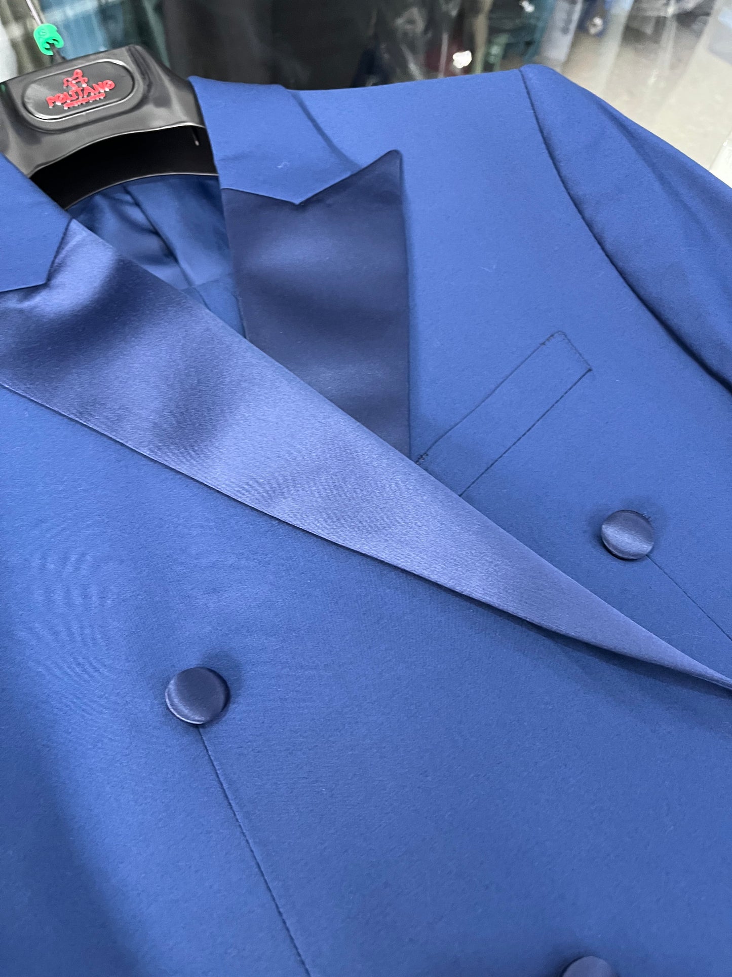 Abito uomo blu doppio petto con collo lucido