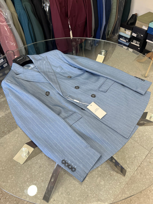 Abito azzurro gessato doppiopetto